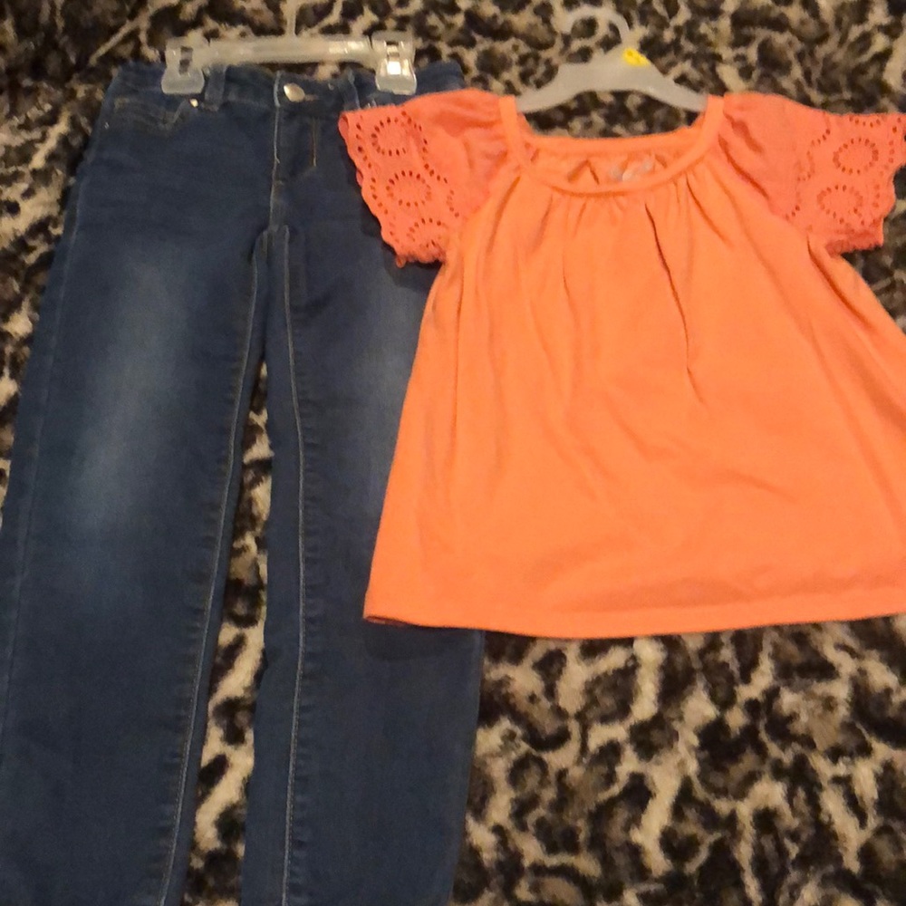 Cute Outfit Skinny Jeans and flowy top
